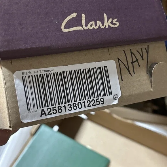 Clarks Shoes Womens 7.5 N Loafer Navy Leather Slip On Round Toe Comfort - Picture 9 of 9